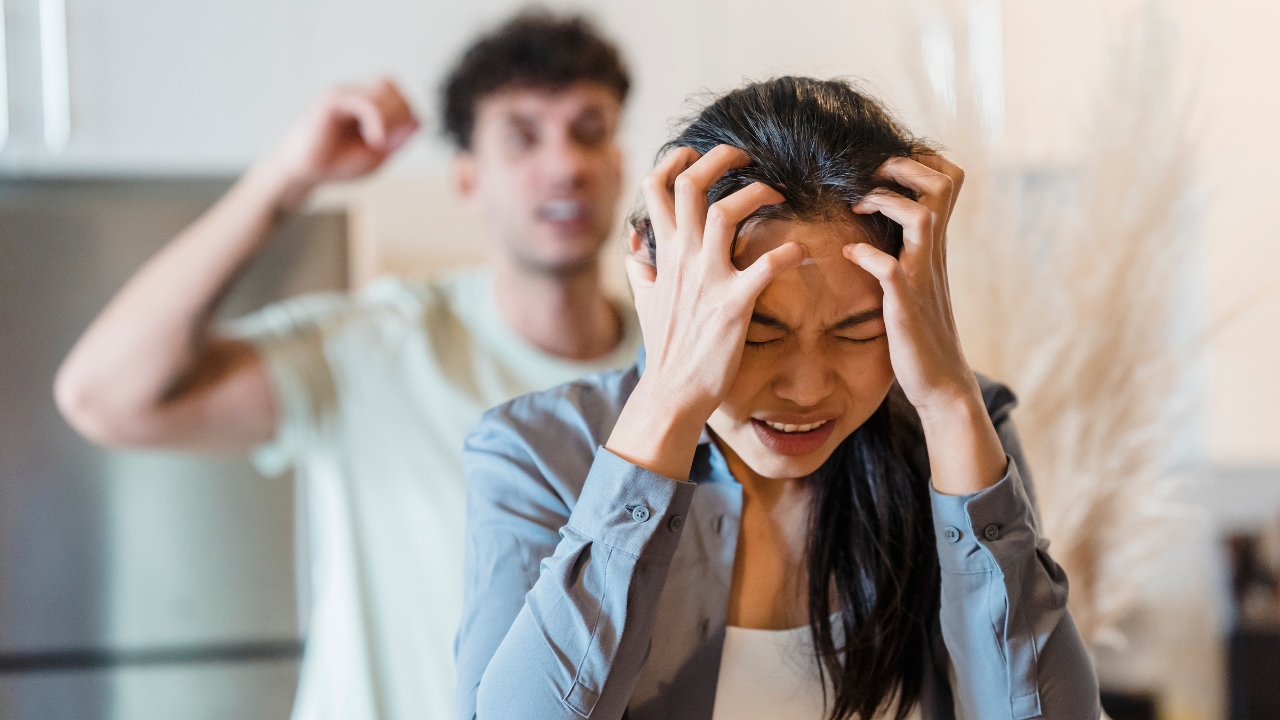 Psicólogo explica a diferença entre um relacionamento abusivo e um relacionamento tóxico