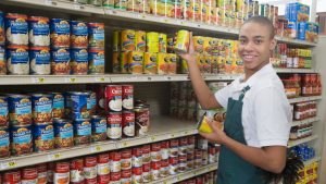 Sine Uberlândia divulga 40 vagas para Repositor de Mercadorias