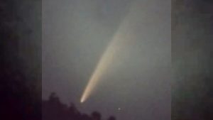 Cometa com causa brilhante