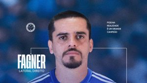 Cruzeiro anunciou o lateral Fagner nesta sexta-feira (3) - Crédito: Reprodução/ X/ @cruzeiro