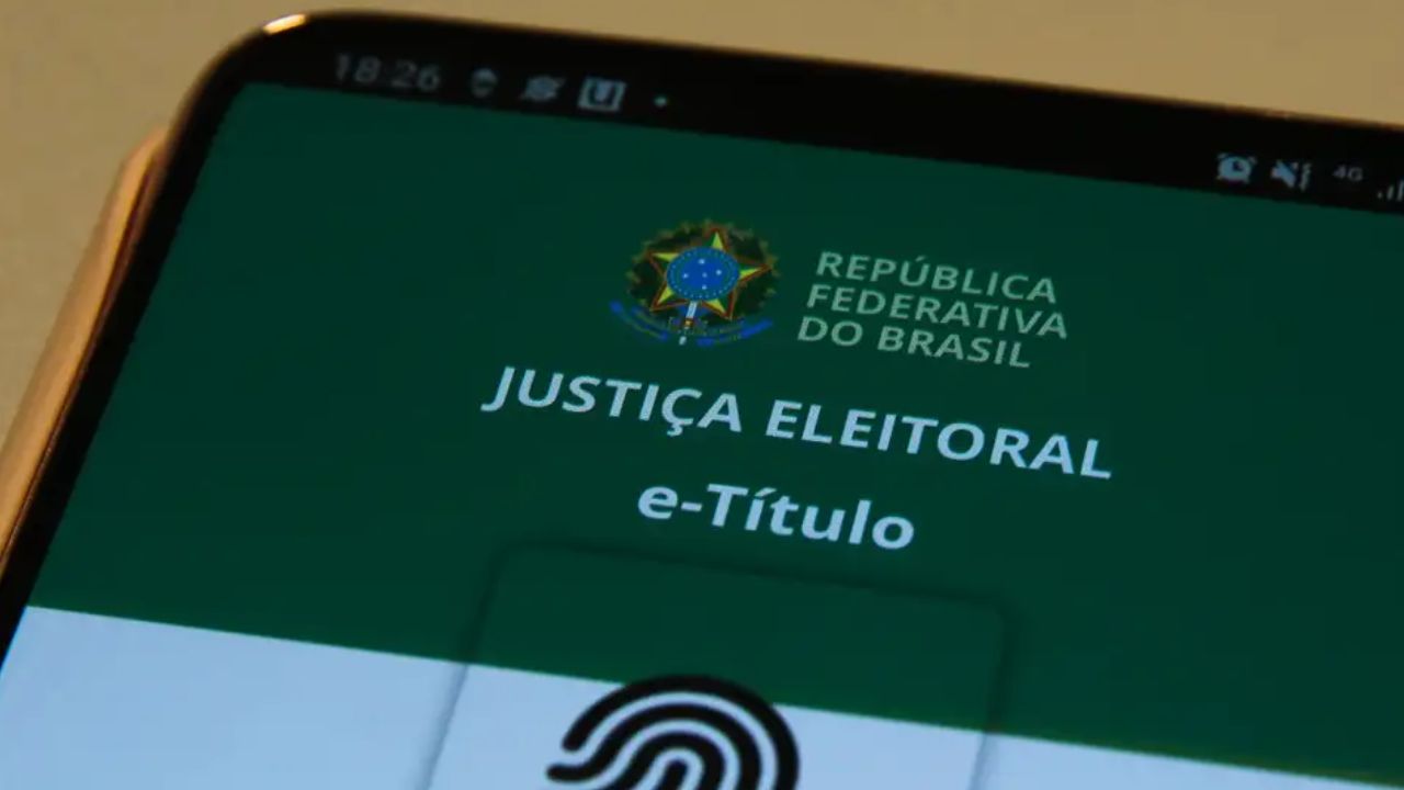 Eleitores podem realizar justificativa por meio do app, no celular 