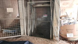Elevador cai em construção de prédio