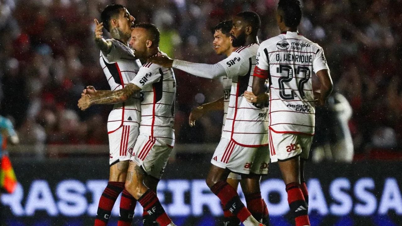 Flamengo em Uberlândia: rubro-negro já atuou seis vezes no Parque do Sabiá Flamengo em Uberlândia: rubro-negro já atuou seis vezes no Parque do Sabiá