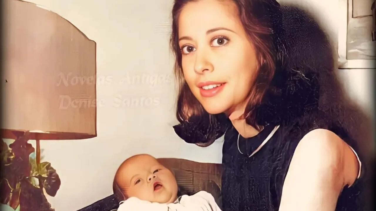 fernanda-montenegro-fernanda-torres-fotos Fernanda Montenegro e sua filha Fernanda Torres em 1965 - Crédito: Reprodução/threads/ fotografiashisttoricas