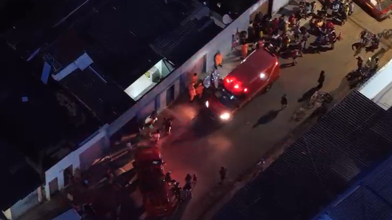Adolescente vai buscar pipa e morre afogado em bolsão de água em Uberlândia Adolescente vai buscar pipa e morre afogado em bolsão de água em Uberlândia