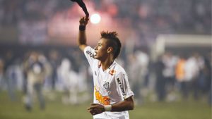 Neymar já atuou com a camisa do Santos em Uberlândia