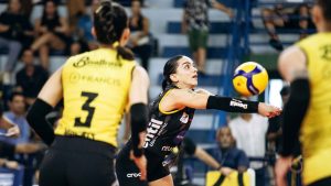 Praia Clube bate Maringá e segue na liderança da Superliga Feminina