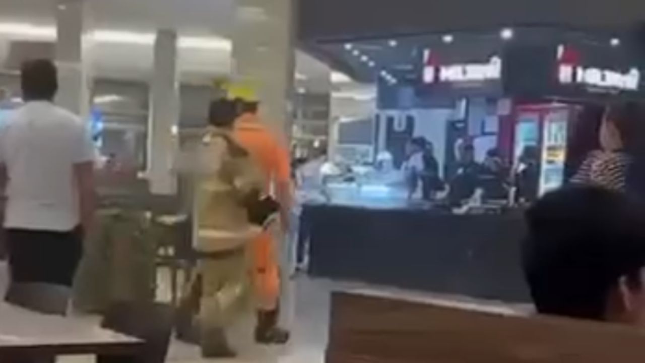 Bombeiros evacuam praça de alimentação em shopping de Uberlândia Bombeiros evacuam praça de alimentação em shopping de Uberlândia