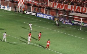 Uberlândia vence Villa Nova pelo Campeonato Mineiro
