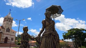 Estátua de Dona Beja