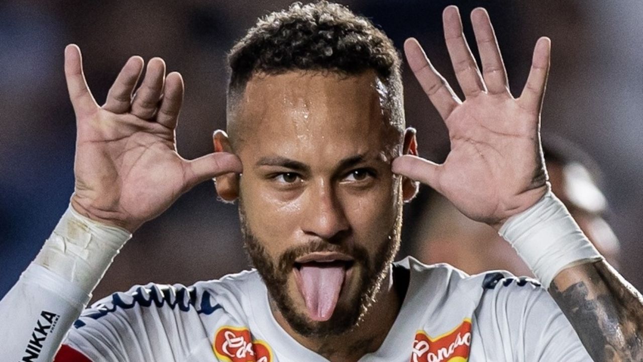 neymar-santos-gol-agua-santa Neymar marcou seu primeiro gol pelo Santos na noite deste domingo (16) - Crédito: Rafael Assunção/Ag. Paulistão