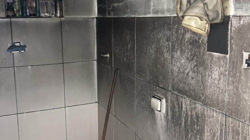 Incêndio tomou parte da casa - Crédito: Corpo de Bombeiros Militar de Minas Gerais Incêndio