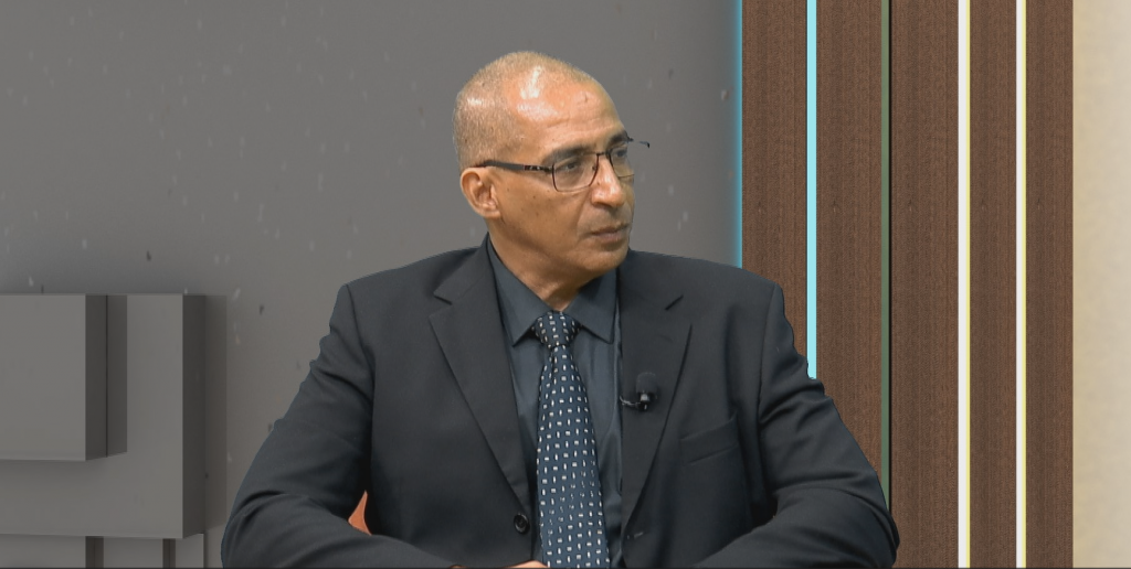 Secretário de Saúde, Adenilson Lima, detalhou no Política Cruzada andamento dos estudos de viabilidade para implatanção do Samu em Uberlândia. Foto: TV Paranaíba Adenilson, secretário de saúde falando sobre o Samu