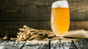 Curso gratuito de produção de cerveja artesanal é oferecido em Patos de Minas
