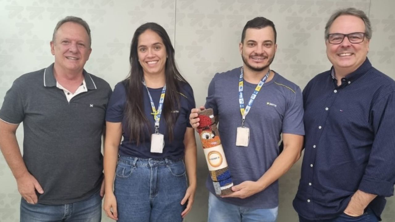 Zema fecha patrocínio local do Paulistão 2025 com a TV Paranaíba Zema fecha patrocínio local do Paulistão 2025 com a TV Paranaíba