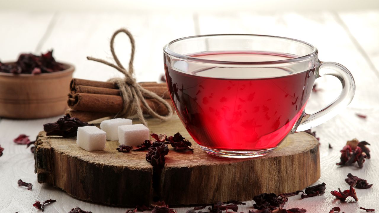 cha-canela-hibisco-emagrecimento-saude Chá de hibisco com canela promove o emagrecimento, controle da pressão arterial e uma noite de sono tranquila