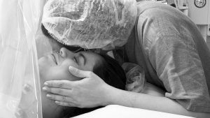 Lexa lamenta morte da filha três dias após o parto