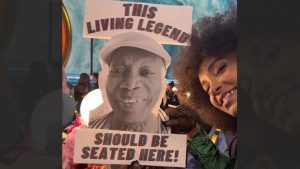 Esperanza Spalding faz protesto contra Grammy por não ceder cadeira para Milton Nascimento
