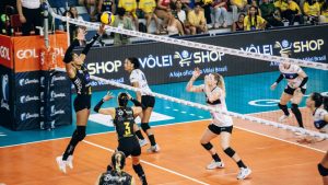 Praia Clube vence Pinheiros e mantém liderança da Superliga feminina de vôlei