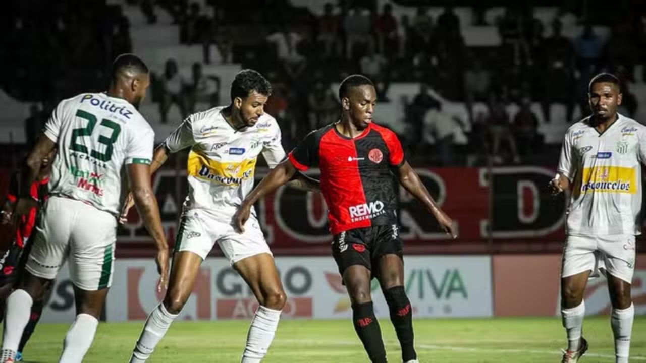 Uberlândia perde para Pouso Alegre, mas se garante na semifinal do Troféu Inconfidência