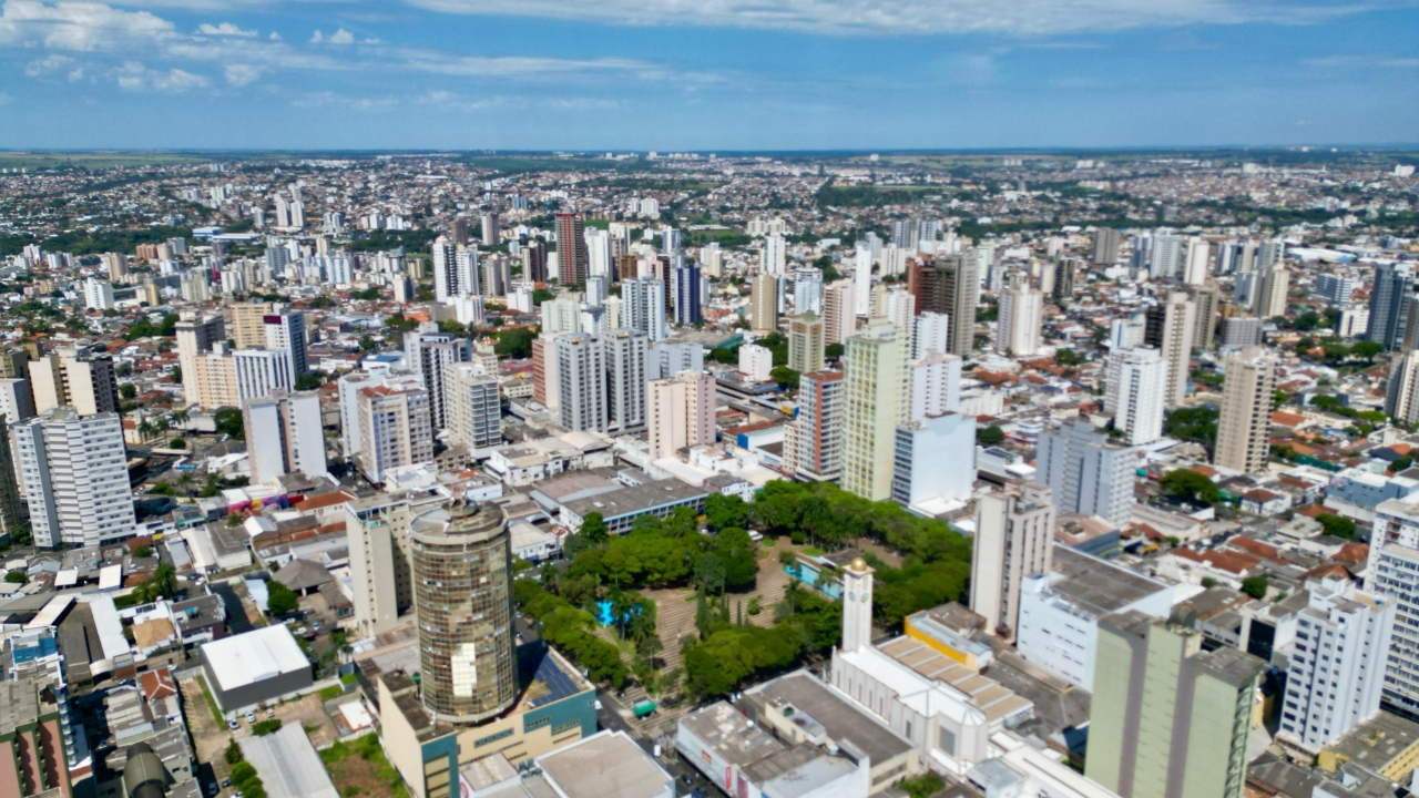 O Hospital de Amor em Uberlândia será o primeiro de Minas Gerais. Na imagem, a cidade de Uberlândia aparece vista do alto, destacando sua grandiosidade e potencial. O Hospital de Amor em Uberlândia será o primeiro de Minas Gerais. Na imagem, a cidade de Uberlândia aparece vista do alto, destacando sua grandiosidade e potencial.