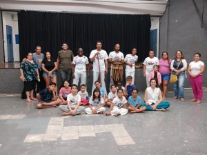 Centro de Cultura oferece aulas gratuitas de capoeira e teatro em Uberlândia
