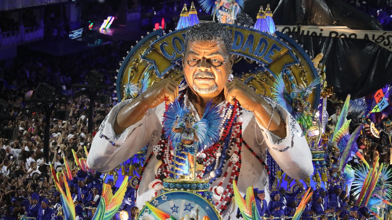 Beija-Flor conquista 15º título no carnaval do Rio de Janeiro