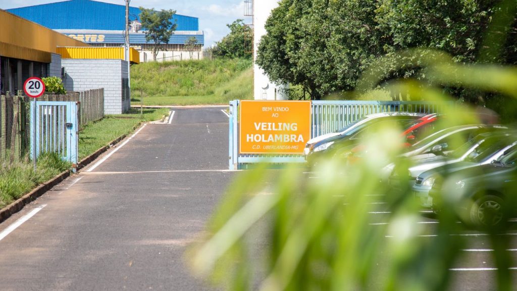 Centro de distribuição em Uberlândia da Veiling Holambra Centro de distribuição em Uberlândia da Veiling Holambra