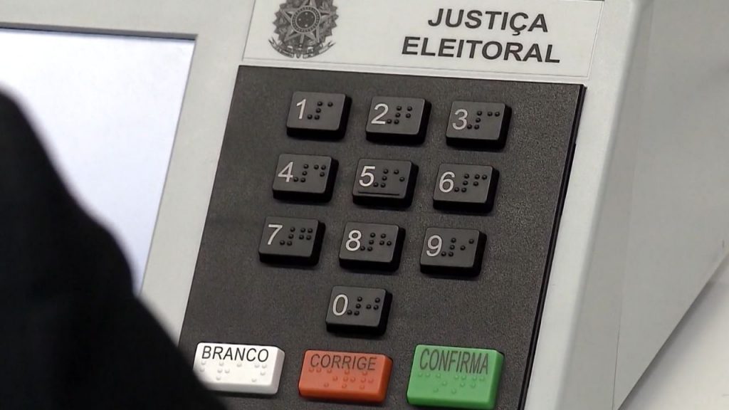 A cidadania ativa é acompanhar seus representantes políticos após o voto