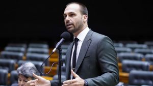 Eduardo Bolsonaro é denunciado pela PGR