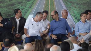 Vice-governador e ministro dos Transportes oficializam concessão da BR-262 para a Way-262 - Crédito: Cristiano Machado/ Agência Minas/ Arquivo