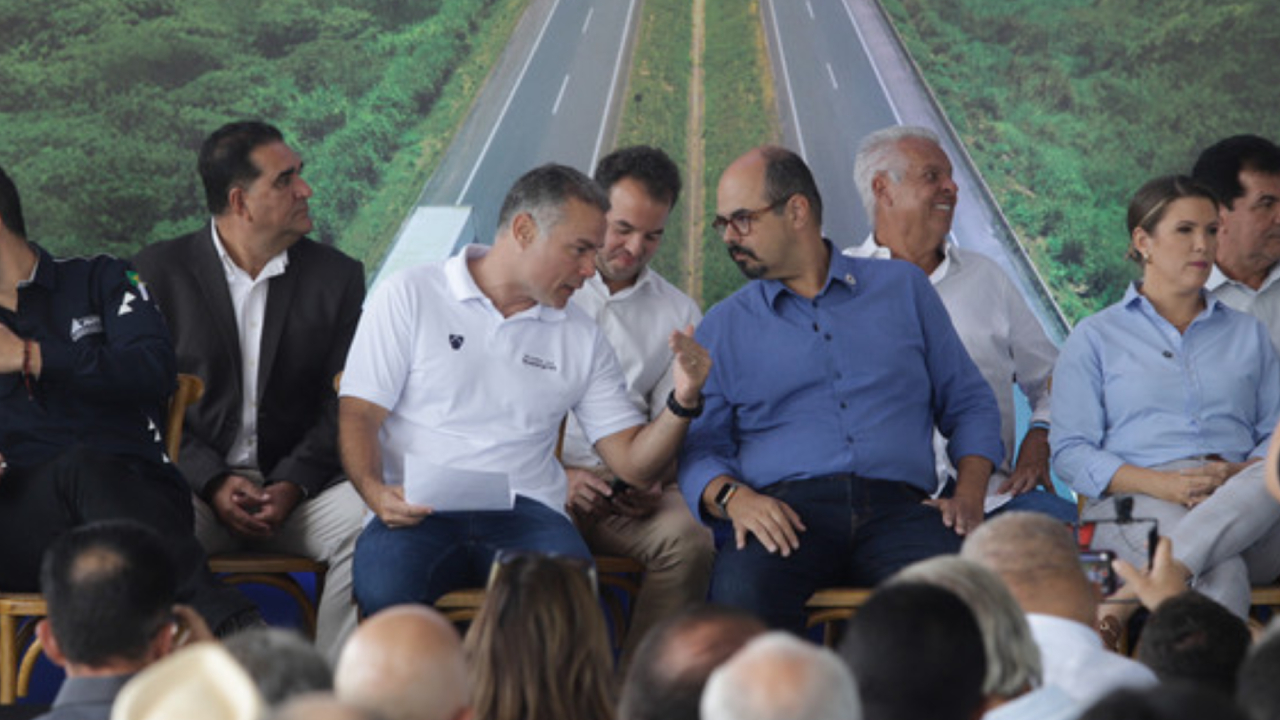 Vice-governador e ministro dos Transportes oficializam concessão da BR-262 para a Way-262 - Crédito: Cristiano Machado/ Agência Minas/ Arquivo