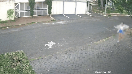 Homem persegue mulher pela rua e a importuna sexualmente