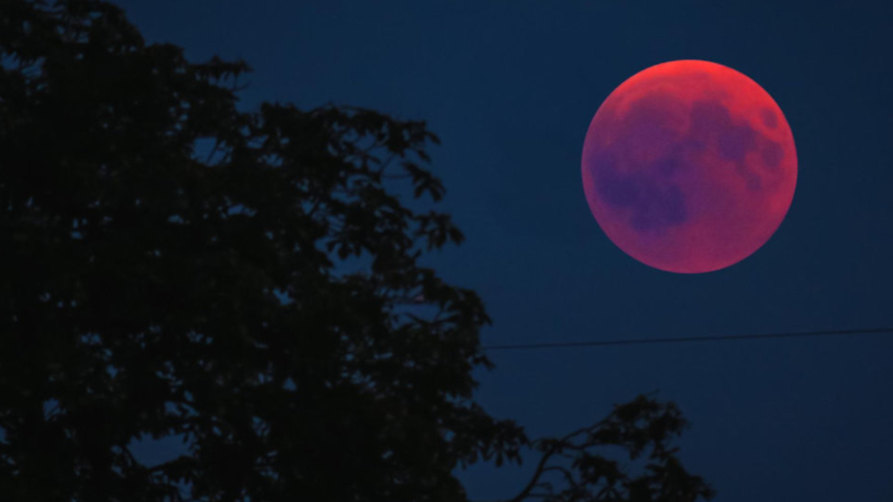 Eclipse lunar total, conhecido como Lua de Sangue