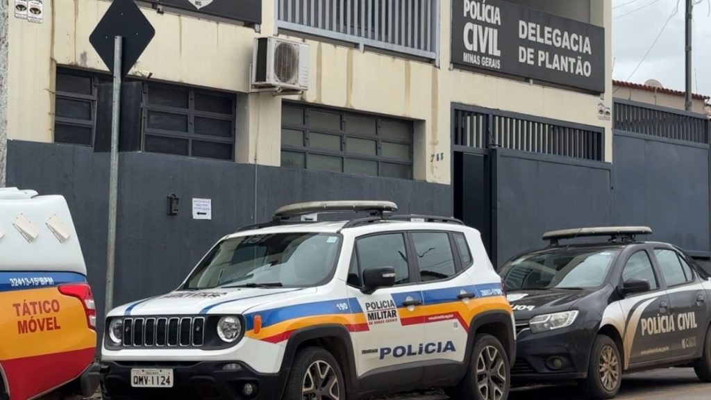 O homem foi encaminhado à Delegacia de Polícia Civil, onde teve a prisão confirmada