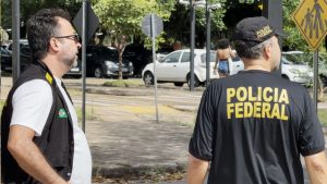 Os peritos da Polícia Federal estiveram na UFU na manhã de hoje