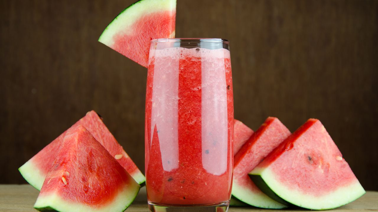 suco-detox-melancia-limao-emagrecer
