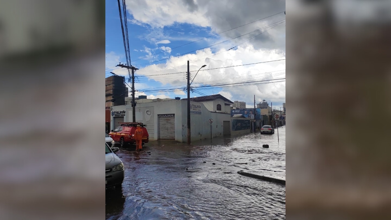 Chuva provoca alagamentos - Patos