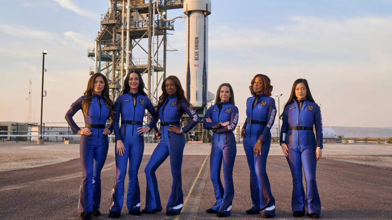 Katy Perry e mais cinco mulheres participaram do 11º voo do New Shepard, composto exclusivamente por uma equipe feminina – Crédito: Blue Origin's/Reprodução