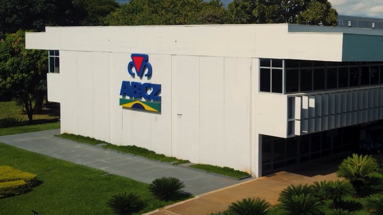 O segundo episódio da série especial produzida pela ABCZ, em comemoração aos 90 anos da ExpoZebu, mergulha nas inovações tecnológicas O segundo episódio da série especial produzida pela ABCZ, em comemoração aos 90 anos da ExpoZebu, mergulha nas inovações tecnológicas