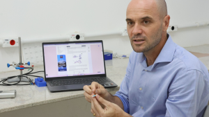 Utilização de biossensores possibilita diagnósticos mais ágeis favorecendo o monitoramento clínico dos pacientes com maior eficiência. Foto: Reprodução/ Marco Cavalcanti UFU