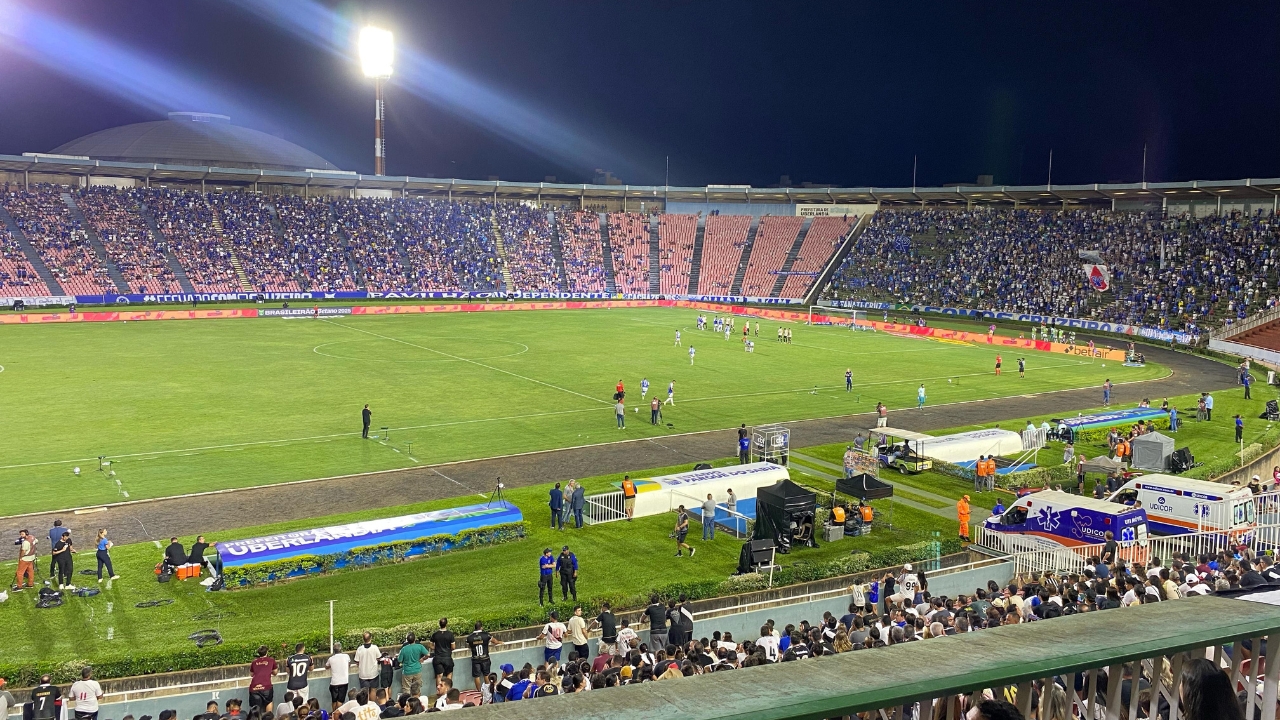 Derrota em Uberlândia 'custa caro' e Fábio Carille não é mais treinador do Vasco Derrota em Uberlândia 'custa caro' e Fábio Carille não é mais treinador do Vasco