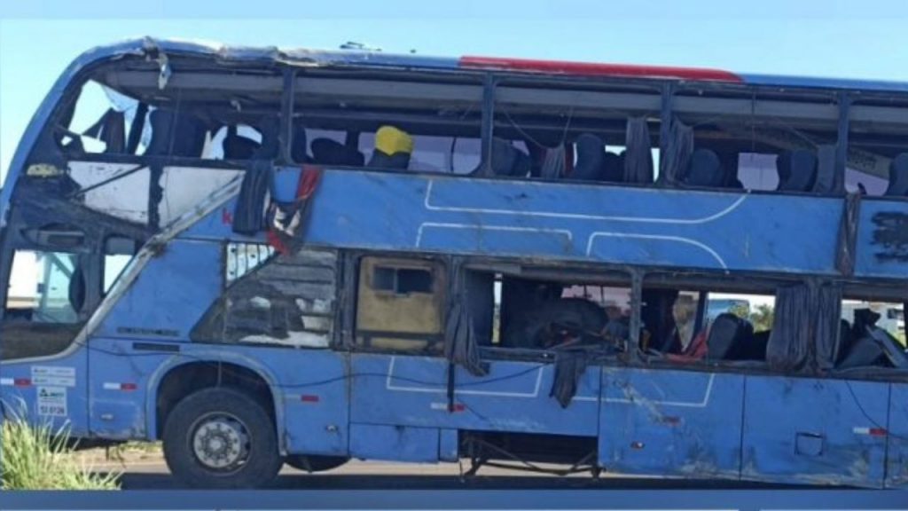 O acidente com ônibus na MG-223 matou 11 pessoas