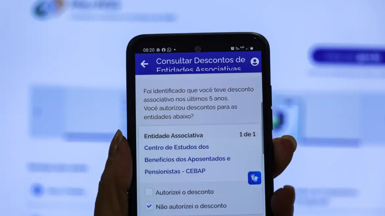 Governo inicia devolução de valores descontados ilegalmente e INSS estuda formas de ressarcir segurados