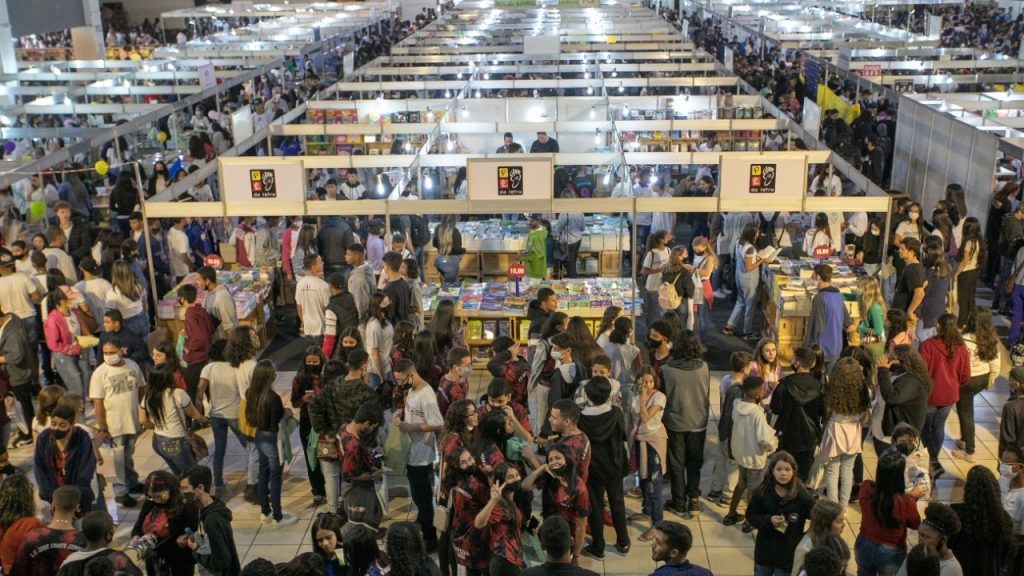 Organizado pela HPL Eventos, o Elicer é reconhecido como o maior circuito literário de Minas Gerais, reunindo uma programação diversificada que busca envolver a comunidade em uma experiência cultural rica e variada. 