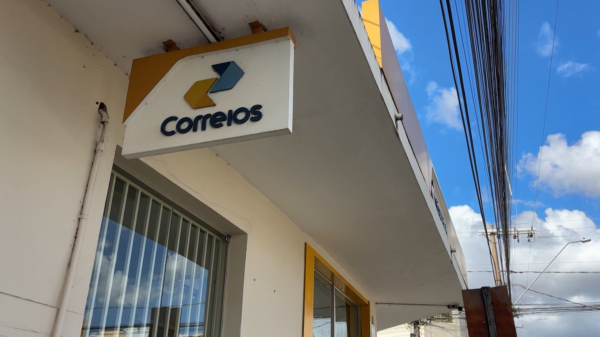 correios-atendimento-inss Beneficiários foram informados que poderiam consultar informações sobre encontros irregulares nas contas do INSS nas agências dos Correios