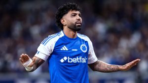 Autor do gol da vitória do Cruzeiro, Gabigol quase não entrou em campo contra o Flamengo