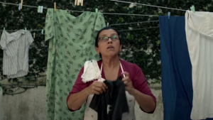 Filme Que Horas Ela Volta? com Regina Case