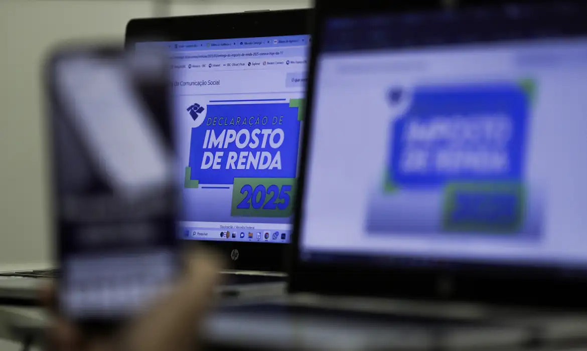 Reta final do IR chega e quem não declarar até sexta-feira (30) paga multa.