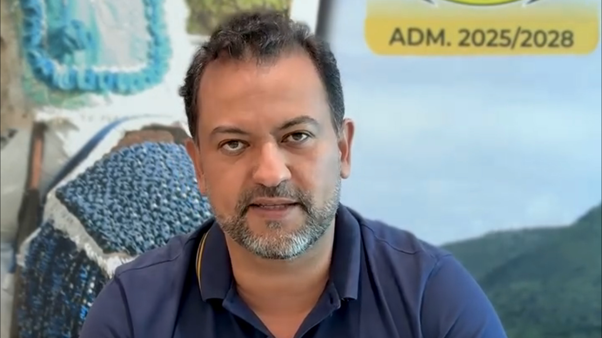 prefeito-mateus-leme-gripe-aviaria Renilton Coelho, prefeito de Mateus Leme, durante pronunciamento nas redes sociais sobre casos de gripe aviária no município -